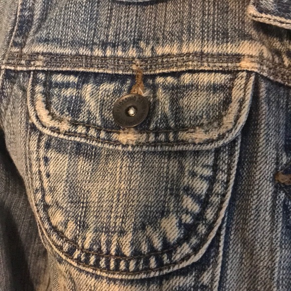 Cropped Jean Jacket - Picture 6 of 10